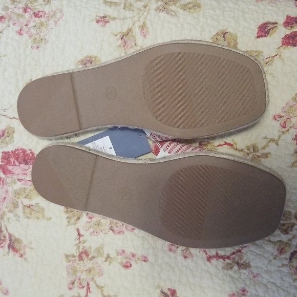 Summer Slides NWT - Picture 4 of 8